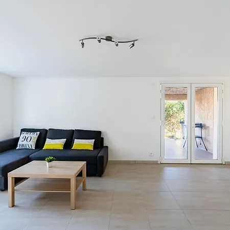 Apartment Bas De Refait A Neuf, Climatisation Et Terrasse Vue