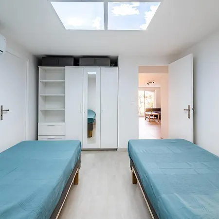 Bas De Refait A Neuf, Climatisation Et Terrasse Vue Apartman