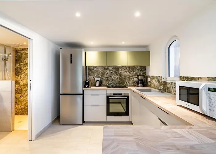 Bas De Refait A Neuf, Climatisation Et Terrasse Vue * Saint-Mandrier-sur-Mer