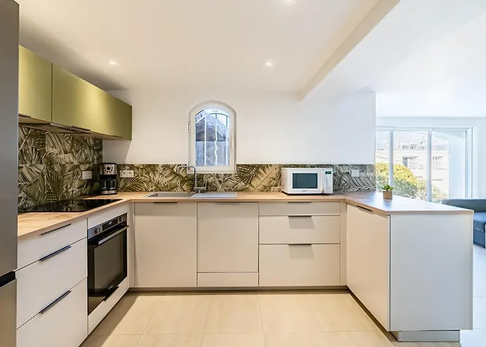 Bas De Refait A Neuf, Climatisation Et Terrasse Vue Saint-Mandrier-sur-Mer